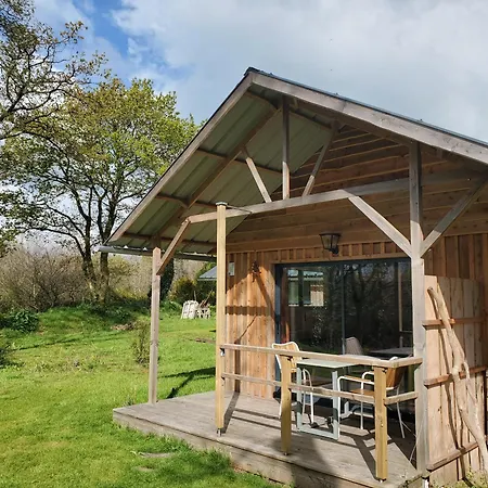 Le Qui Peche, Maisonnette En Bois, Les Kabanes En Kreiz Breizh *