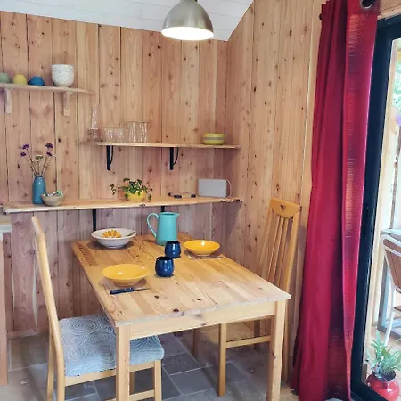 Le Qui Peche, Maisonnette En Bois, Les Kabanes En Kreiz Breizh Casa de Férias *
